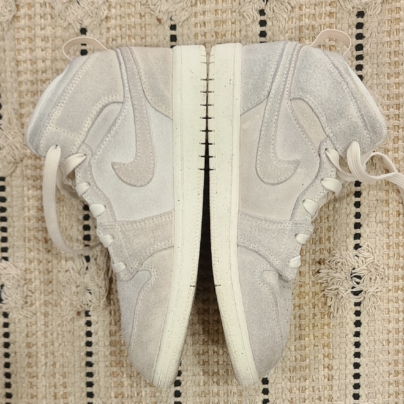 Youth High-Top Sneakers in Light Gray and Cream - Picture 2 of 7
